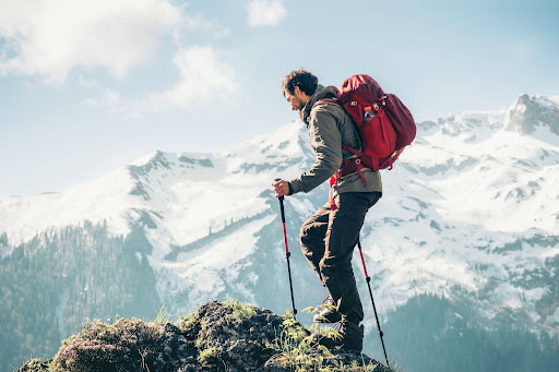 Comment choisir son matériel de randonnée pour les sorties engagées en montagne ?